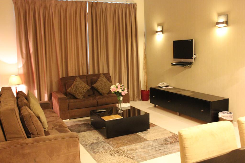 Royal Ascot Hotel Apartment - Kirklees 2 Dubai Bagian luar foto