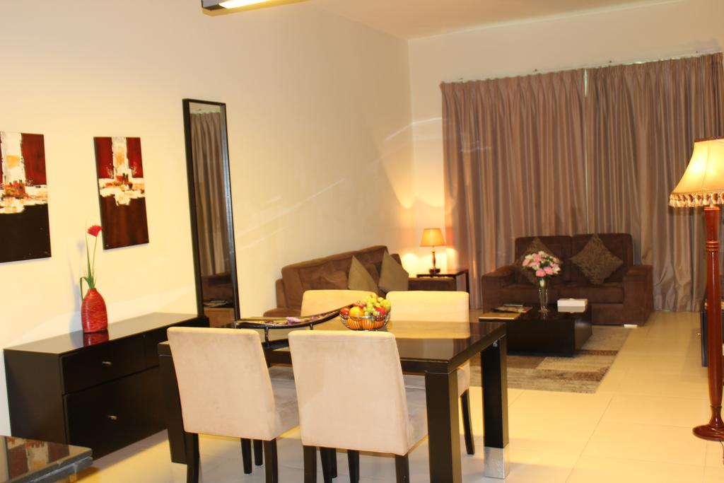 Royal Ascot Hotel Apartment - Kirklees 2 Dubai Bagian luar foto