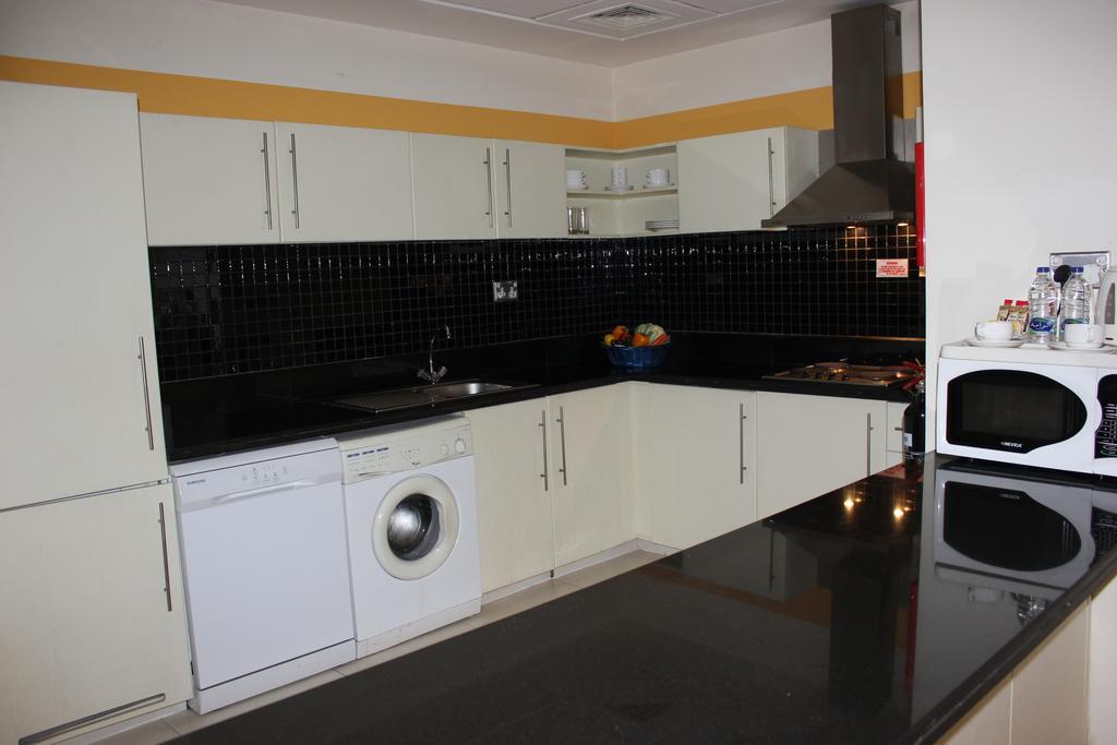Royal Ascot Hotel Apartment - Kirklees 2 Dubai Bagian luar foto