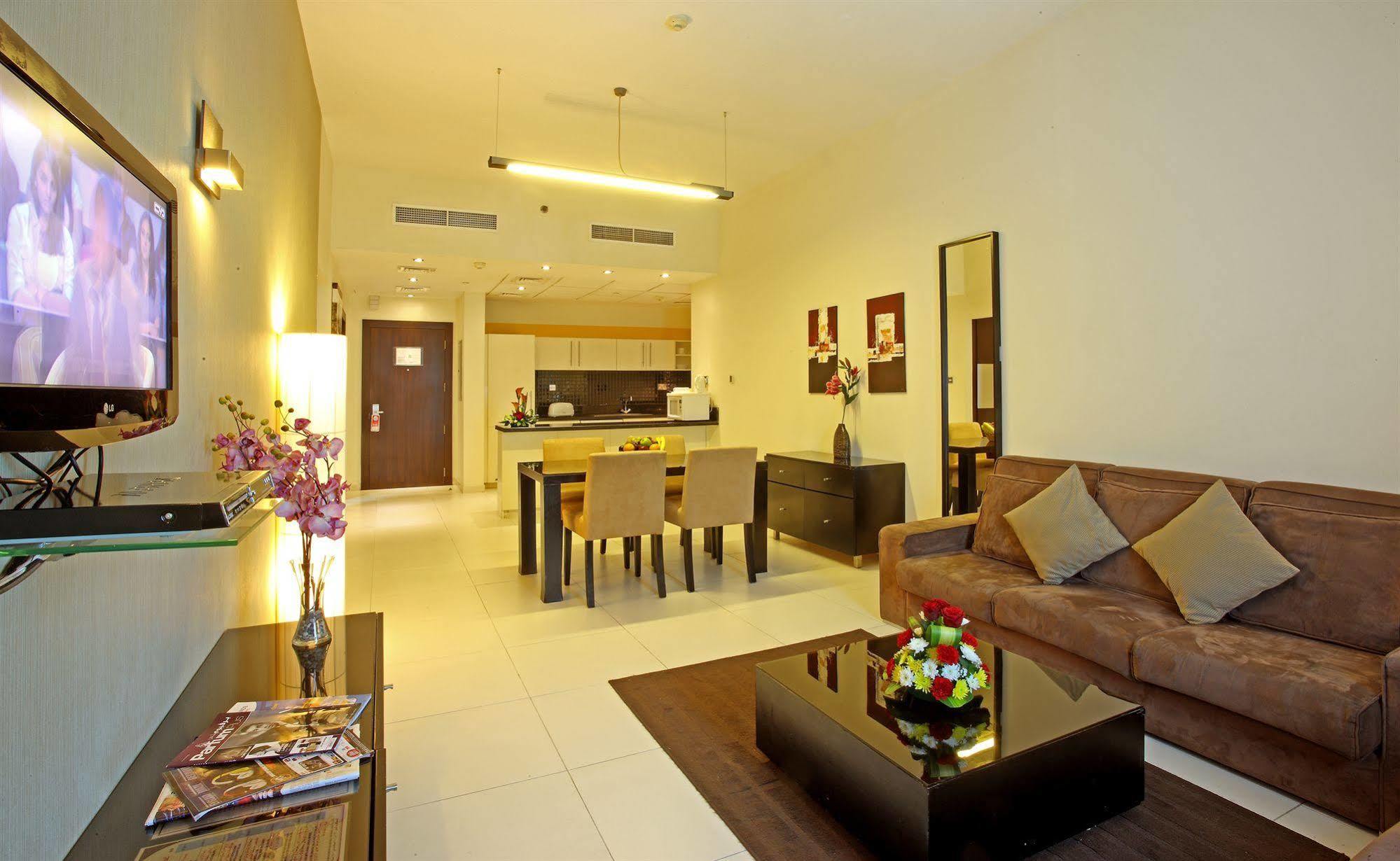 Royal Ascot Hotel Apartment - Kirklees 2 Dubai Bagian luar foto