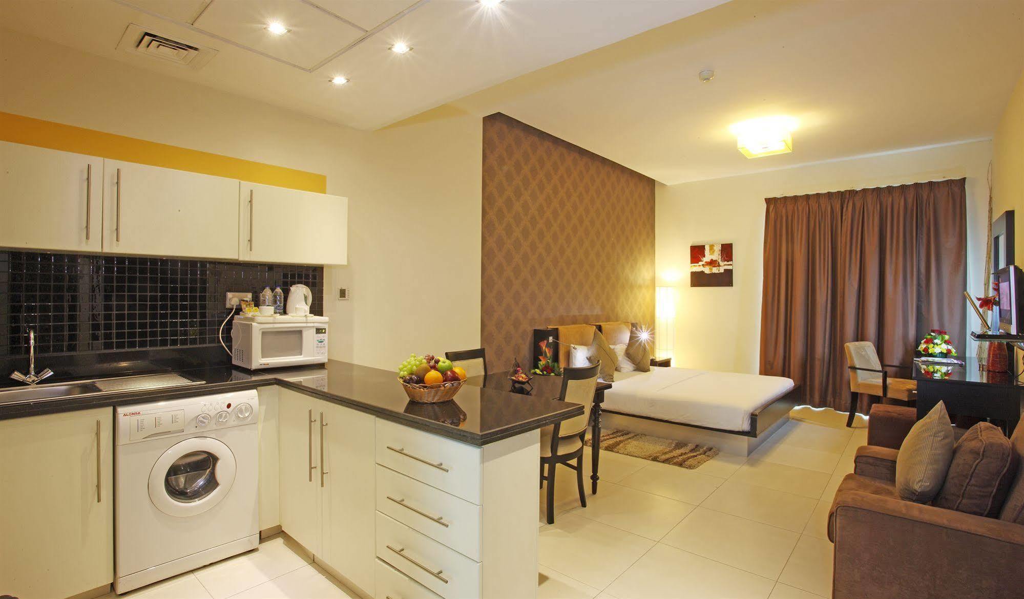 Royal Ascot Hotel Apartment - Kirklees 2 Dubai Bagian luar foto