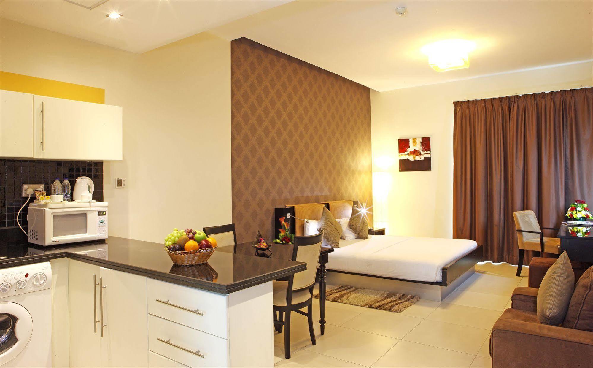 Royal Ascot Hotel Apartment - Kirklees 2 Dubai Bagian luar foto