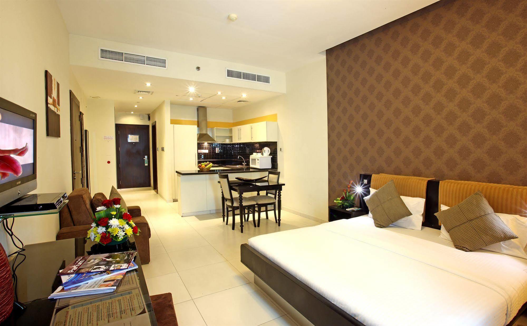 Royal Ascot Hotel Apartment - Kirklees 2 Dubai Bagian luar foto